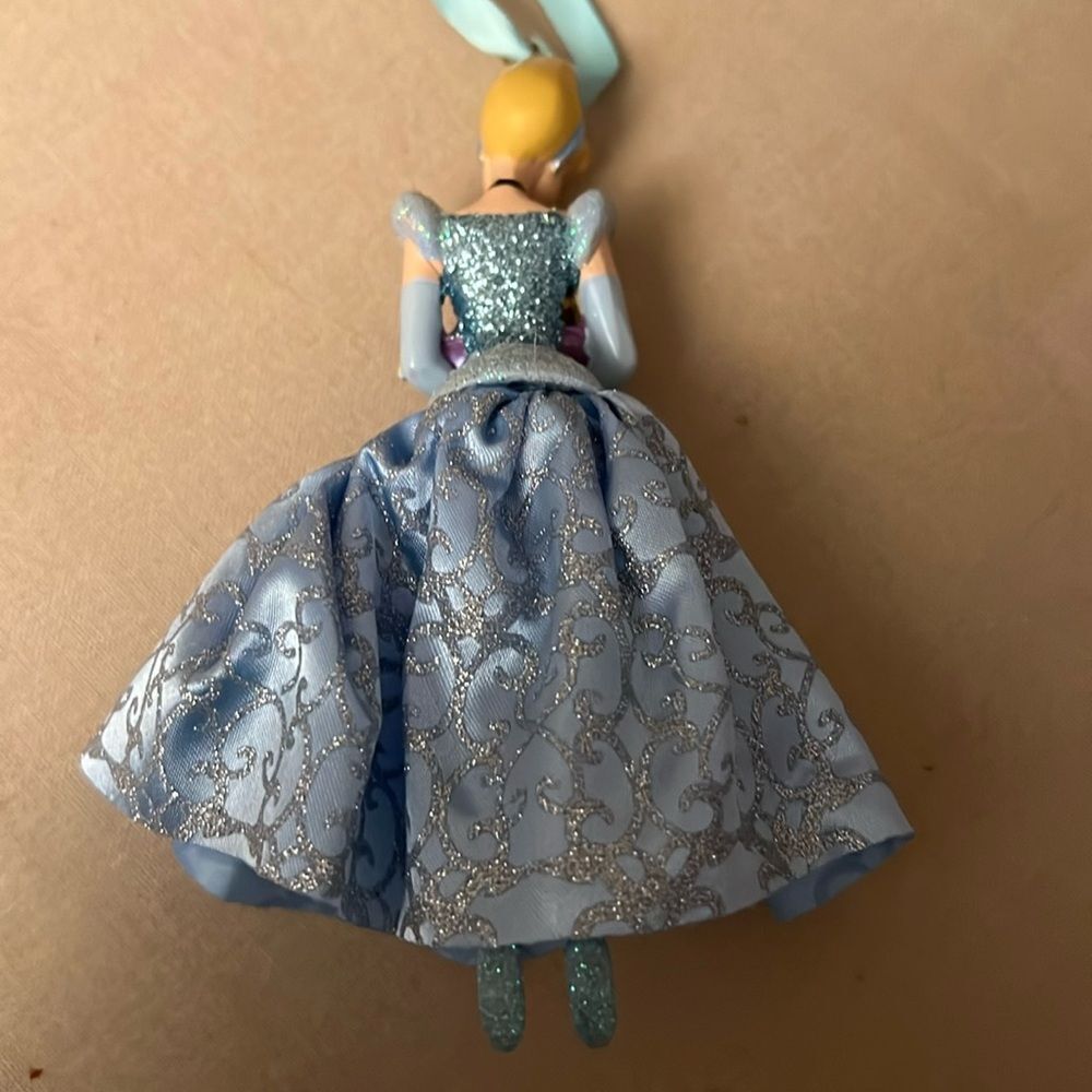 2016 SKETCHBOOK PRINCESS CINDERELLA CHRISTMAS ORNAMENT - Picture 4 of 8